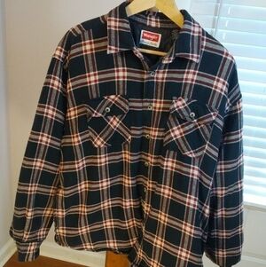 Wrangler Buffalo Plaid Quilted Lined Outdoor Barn Winter Shirt Shacket Size XL